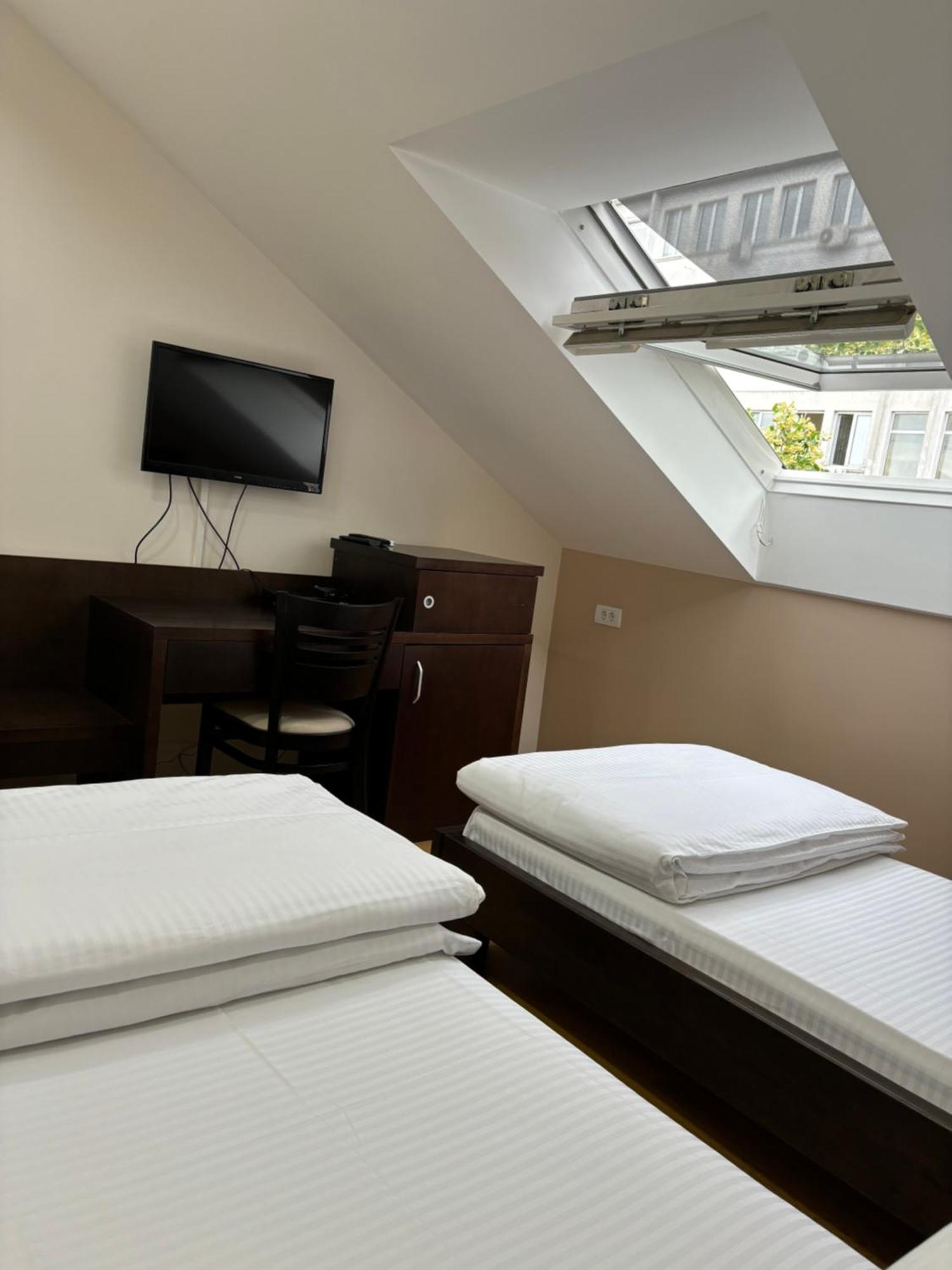 스렘스카 미트로비차 Atrium B&B 외부 사진
