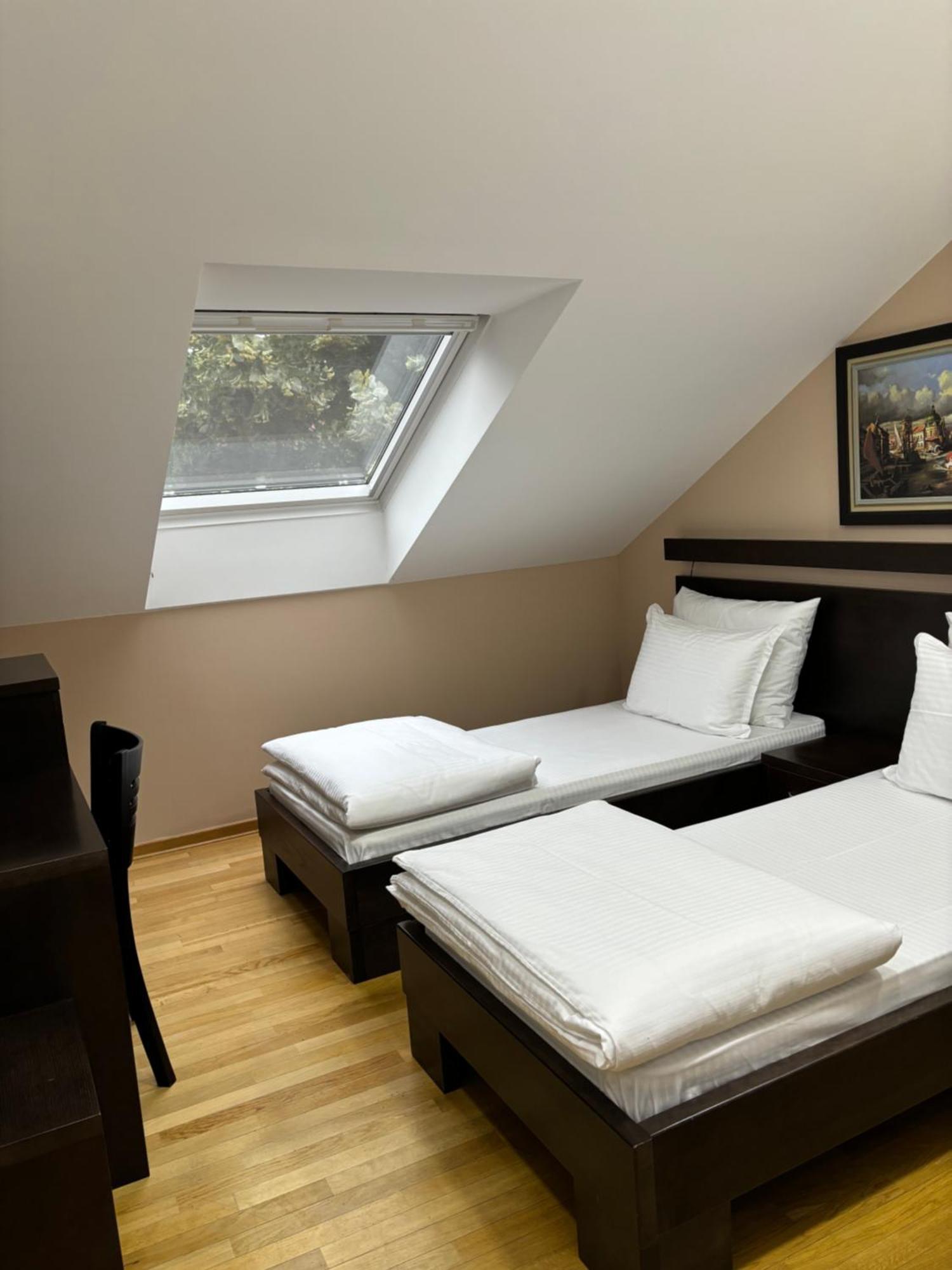 스렘스카 미트로비차 Atrium B&B 외부 사진