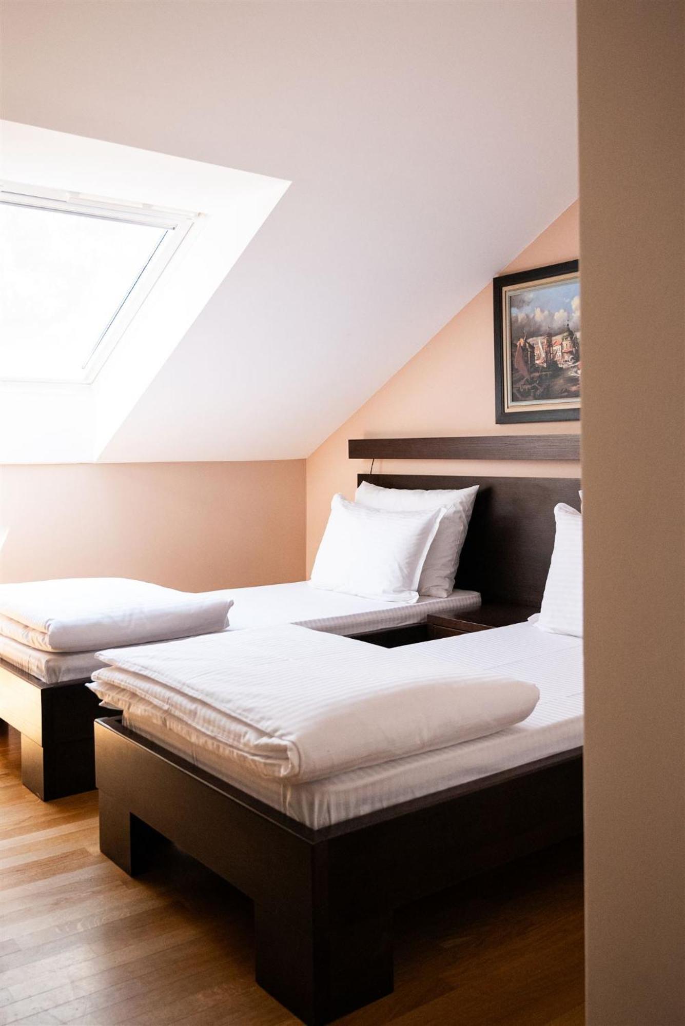 스렘스카 미트로비차 Atrium B&B 외부 사진