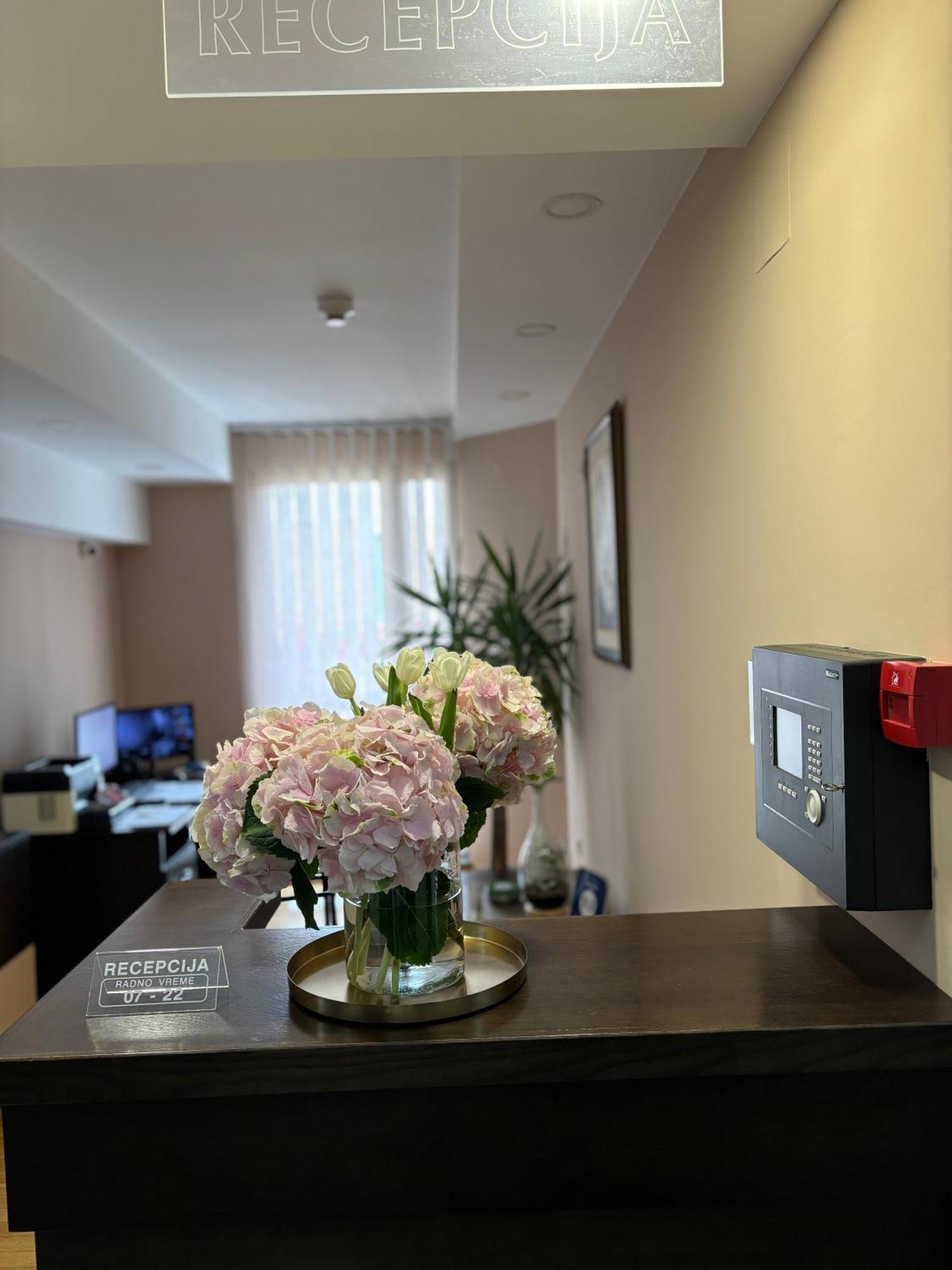 스렘스카 미트로비차 Atrium B&B 외부 사진