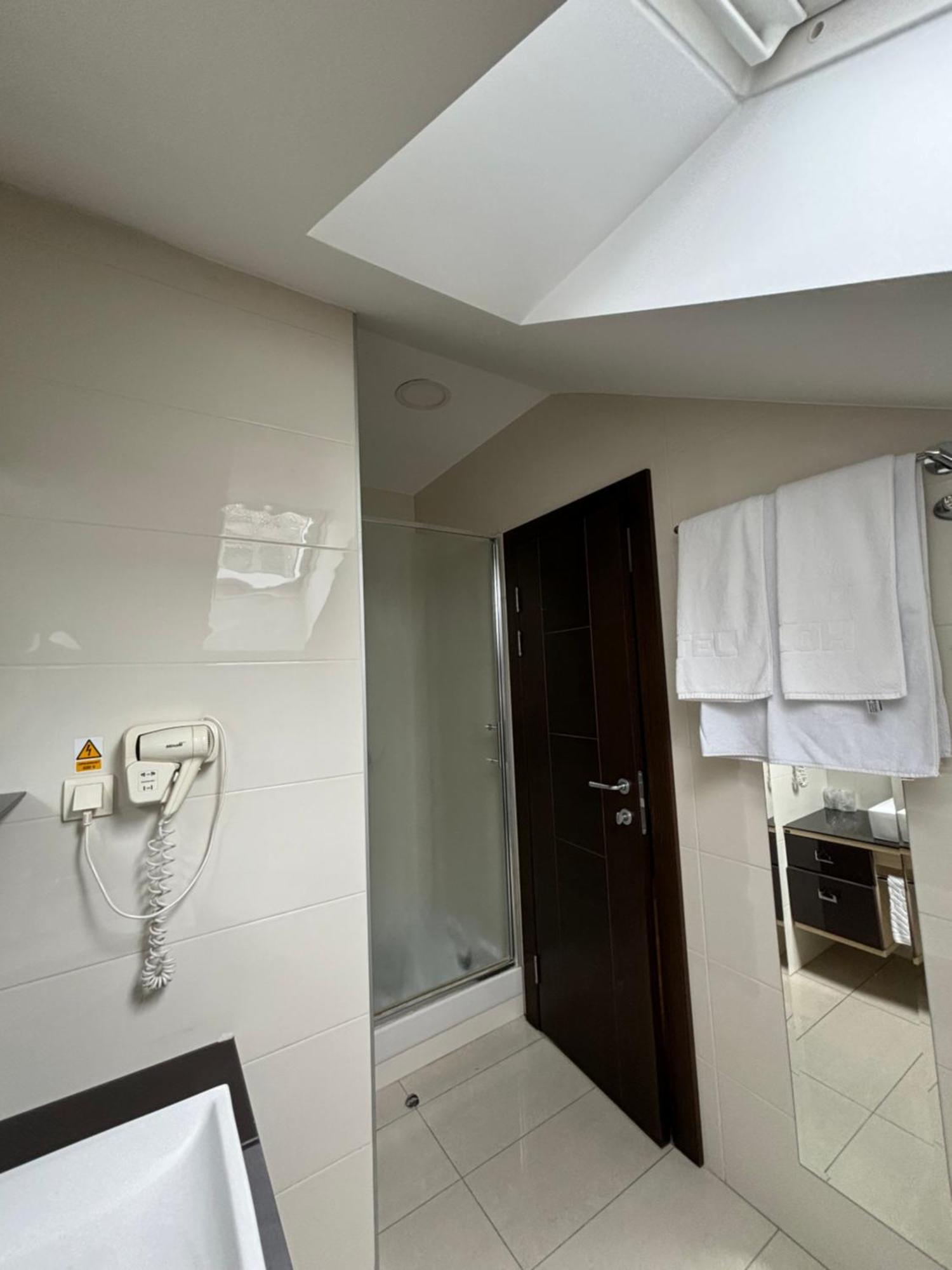스렘스카 미트로비차 Atrium B&B 외부 사진