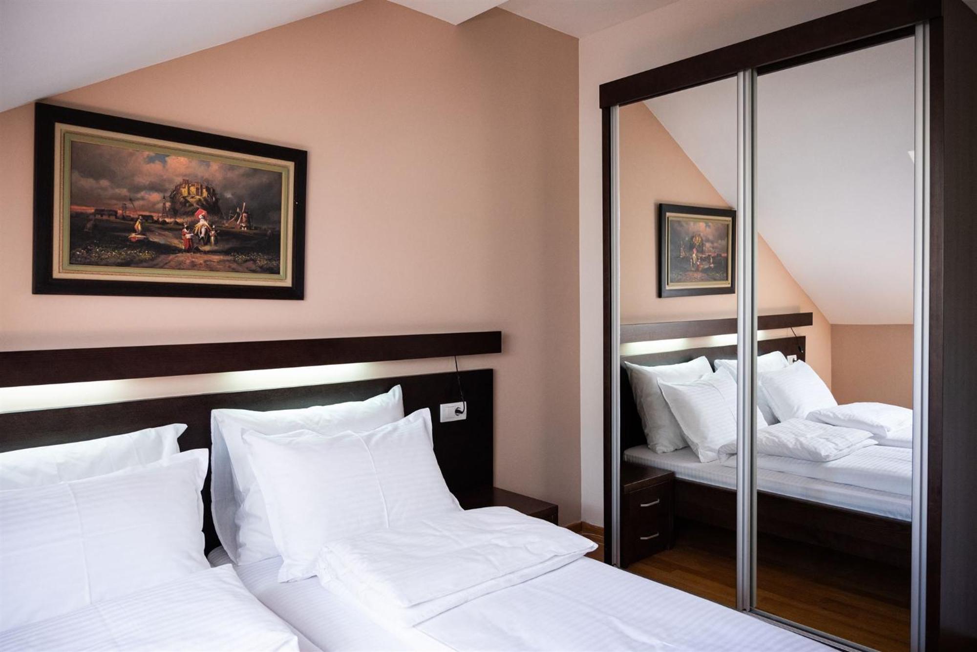 스렘스카 미트로비차 Atrium B&B 외부 사진
