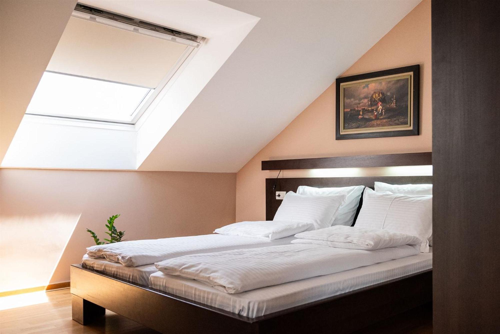 스렘스카 미트로비차 Atrium B&B 외부 사진